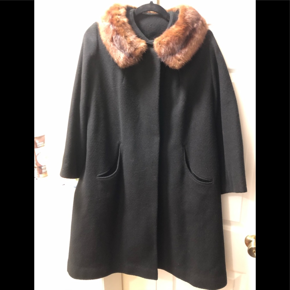 Vintage lambs wool coat with mink collar